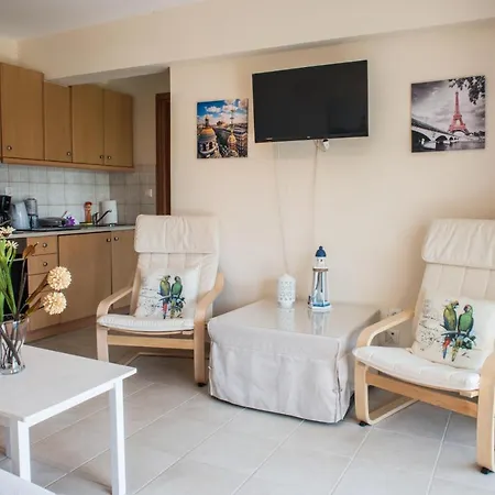 Lovely Next To The Sea Lygia Korinthias *