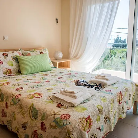 Apartment Lovely Next To The Sea Lygia Korinthias *