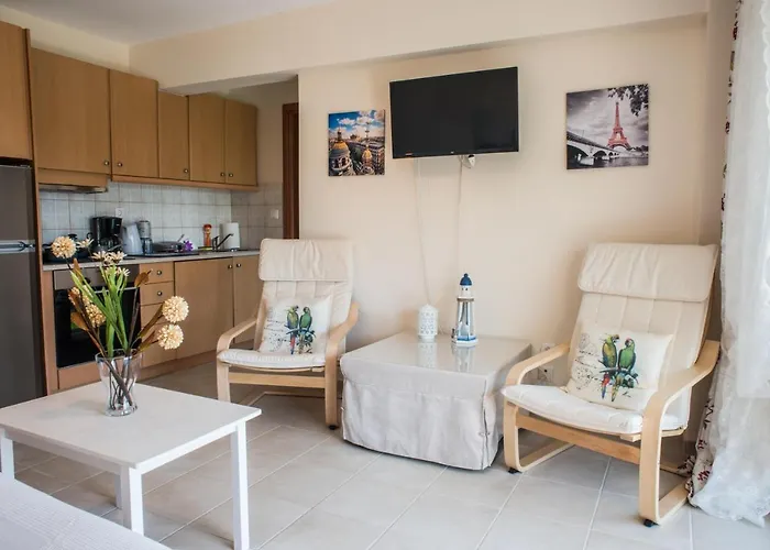 Lovely Next To The Sea Lygia Korinthias *