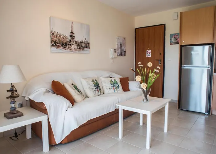 Lovely Next To The Sea Lygia Korinthias